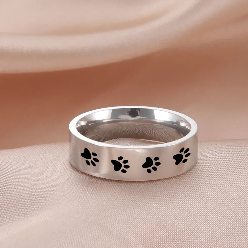 Viskande Paws Print Ring