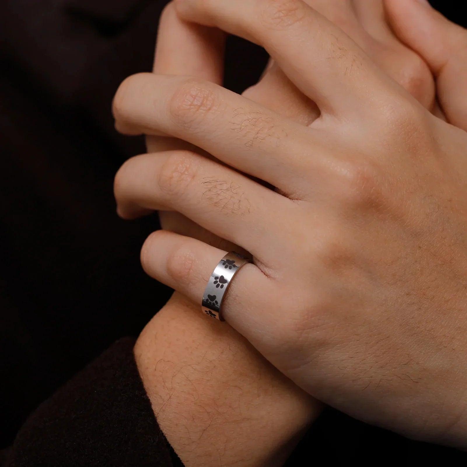 Viskande Paws Print Ring