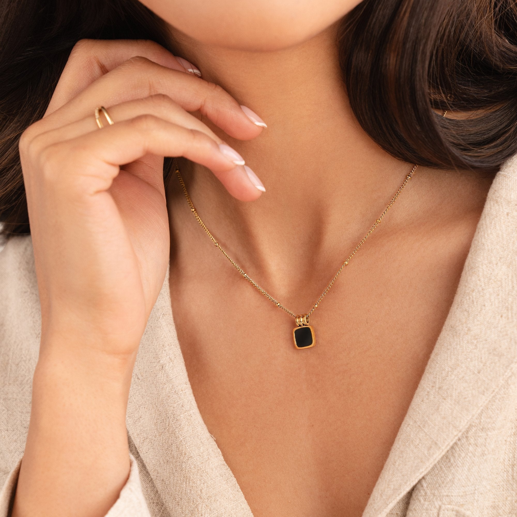 Midnight Chic Halsband