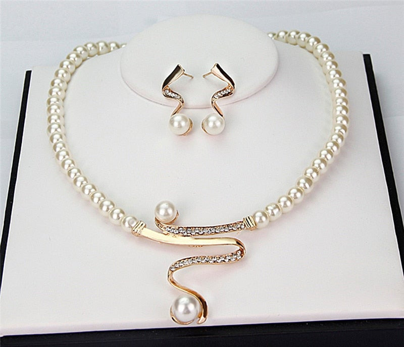 Naturlig Pärlhalsband + Örhänge Set