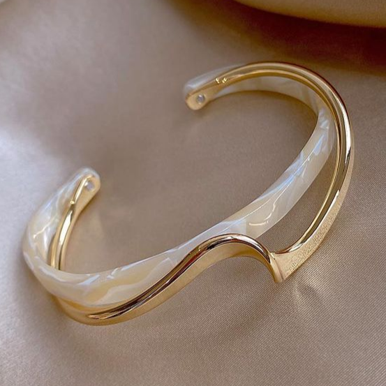 Phoebe - Elegant Guld Opal Armband